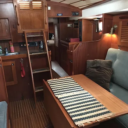 Sailing Yacht Hallberg Rassy 352 Πλωτό κατάλυμα
