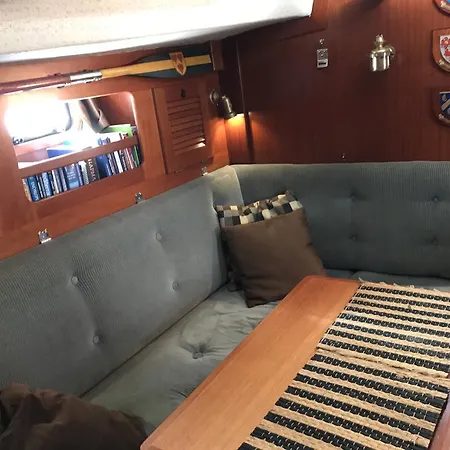 Sailing Yacht Hallberg Rassy 352 Πλωτό κατάλυμα *